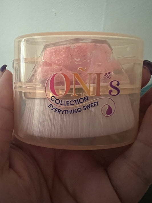 Oñi’s foundation brush
